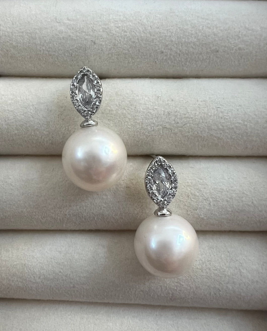 SILVER DAINTY PEARL