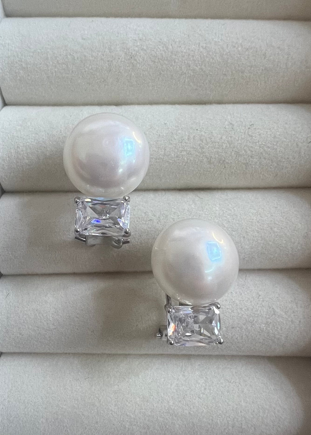 SQUARE ZIRCONIA PEARL