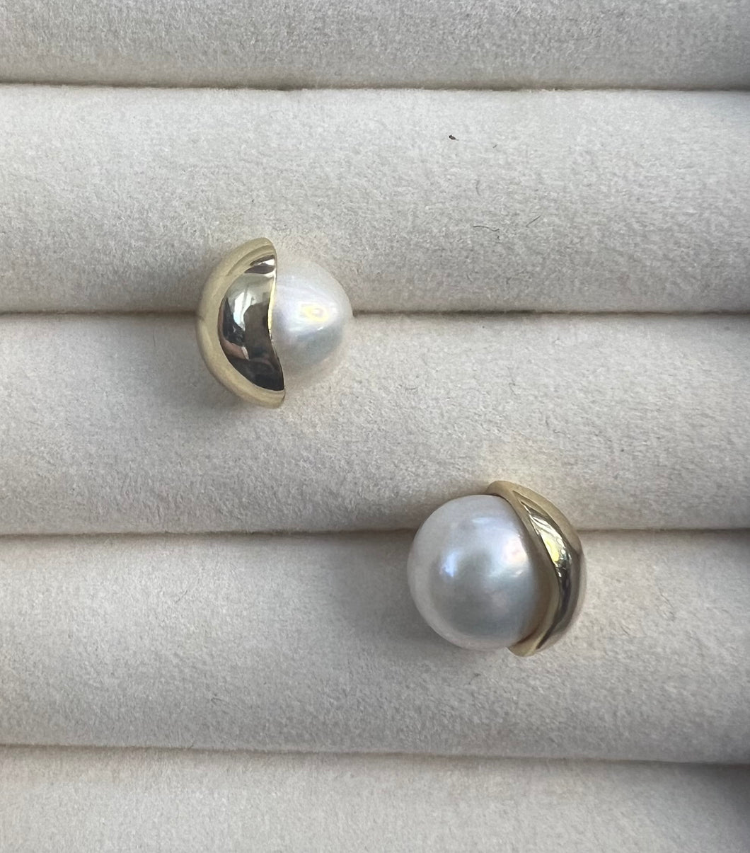 HALF GOLD PEARL STUD