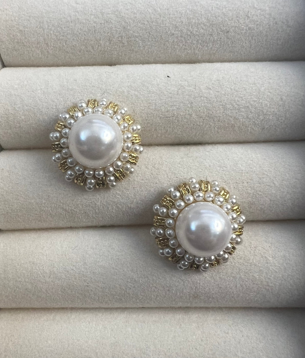 MULTIPEARL STUDS