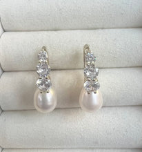 Load image into Gallery viewer, ZIRCONIA DAINTY PEARLS
