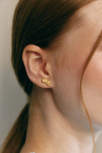 Load image into Gallery viewer, GEA Crawler Earring Gold
