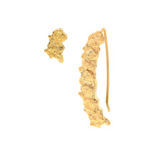 Load image into Gallery viewer, GEA Crawler Earring Gold
